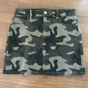 Camo Mini Skirt Size 3/26